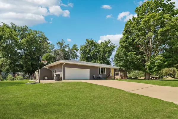 504 E Walnut Street, New Sharon, IA 50207