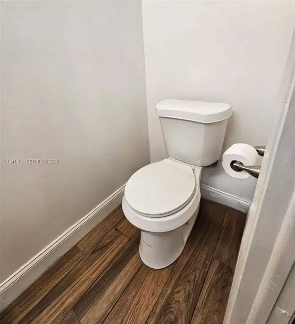 10332 NW 3rd St, Pembroke Pines, FL 33026