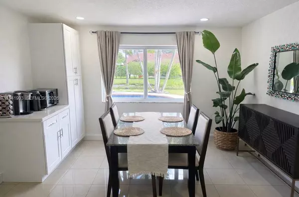 3701 NW 114th Ave, Coral Springs, FL 33065