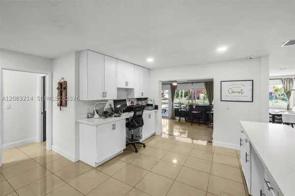 3701 NW 114th Ave, Coral Springs, FL 33065