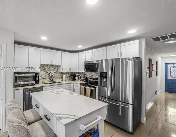 3701 NW 114th Ave, Coral Springs, FL 33065
