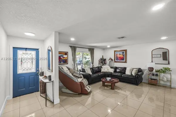 3701 NW 114th Ave, Coral Springs, FL 33065