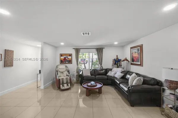 3701 NW 114th Ave, Coral Springs, FL 33065
