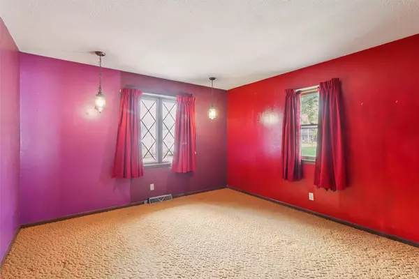 1313 Burnham Avenue, Des Moines, IA 50315