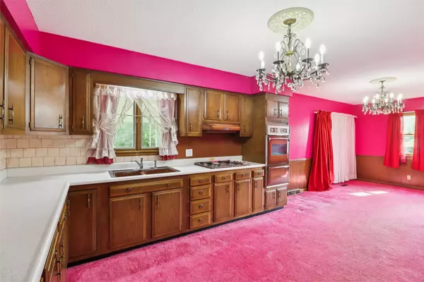 1313 Burnham Avenue, Des Moines, IA 50315