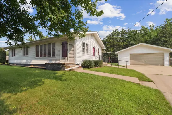 1313 Burnham Avenue, Des Moines, IA 50315