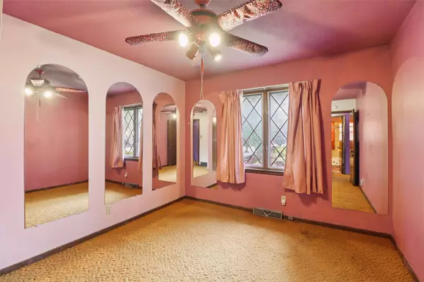 1313 Burnham Avenue, Des Moines, IA 50315