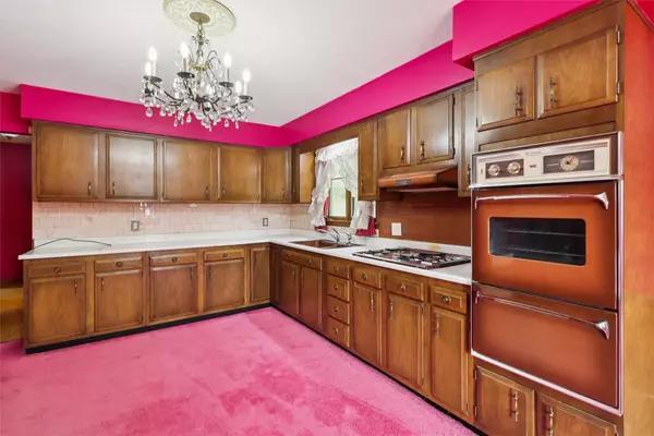 1313 Burnham Avenue, Des Moines, IA 50315