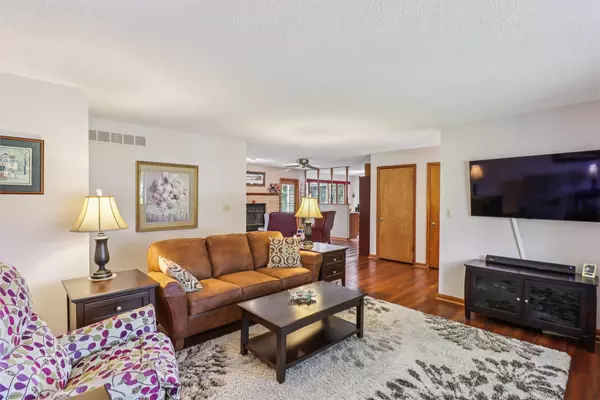 102 Country Club Drive, Osceola, IA 50213