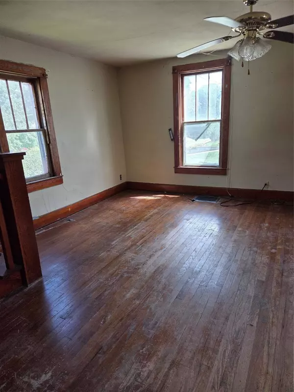 214 N Fillmore Street, Osceola, IA 50213