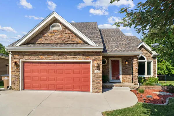 124 25th Court, West Des Moines, IA 50265