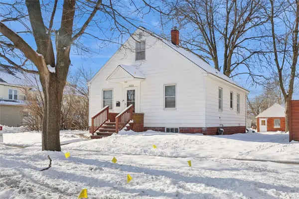 1222 5th Street, Nevada, IA 50201