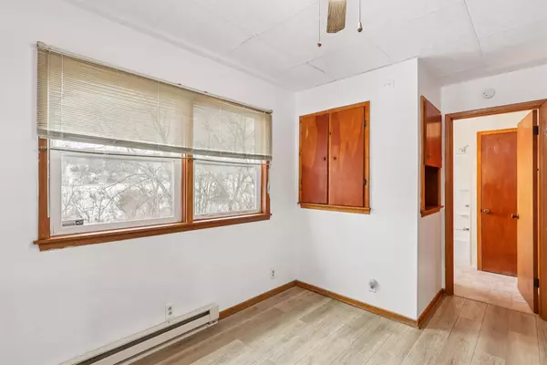 200 Rairoad Street, Thayer, IA 50254