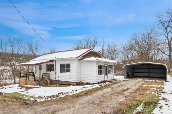 200 Rairoad Street, Thayer, IA 50254