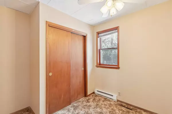 200 Rairoad Street, Thayer, IA 50254