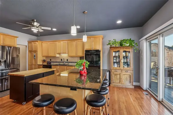 16223 Tanglewood Drive, Urbandale, IA 50323