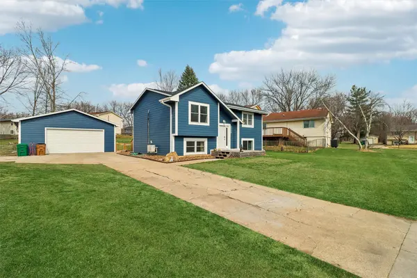 2229 Windflower Drive, Norwalk, IA 50211