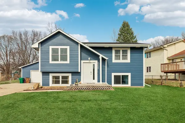 2229 Windflower Drive, Norwalk, IA 50211