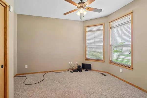 520 Crescent Lane, Norwalk, IA 50211