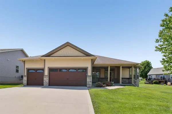 520 Crescent Lane, Norwalk, IA 50211