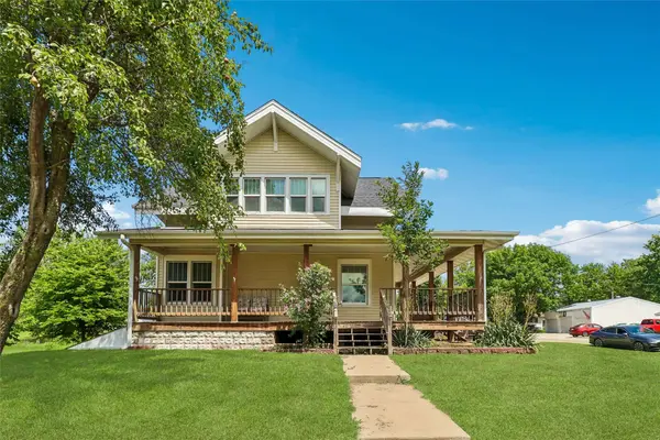 406 Knotts Street, New Virginia, IA 50210