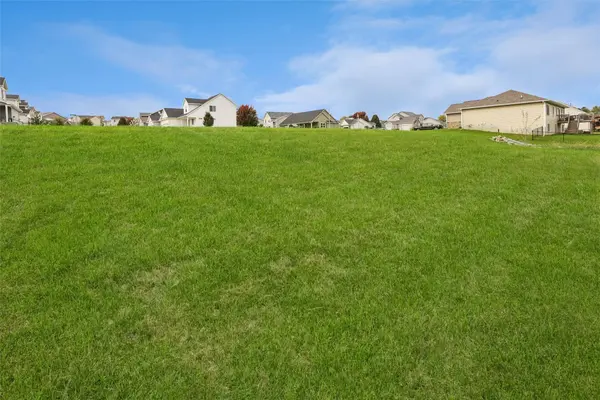 514 Pine Avenue, Norwalk, IA 50211