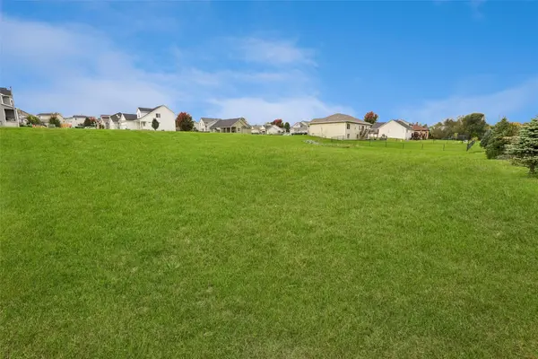 514 Pine Avenue, Norwalk, IA 50211
