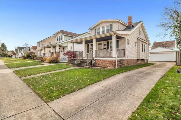 6907 Orchard AVE, Parma, OH 44129