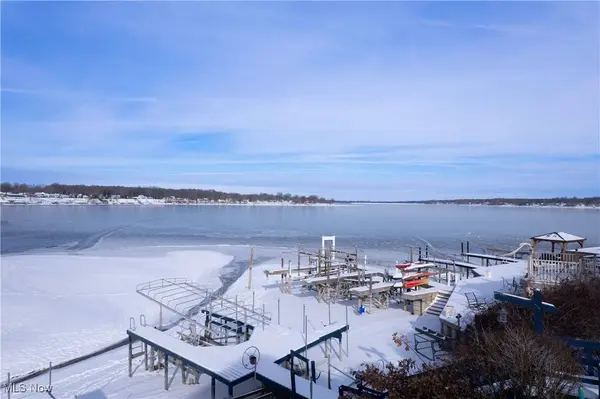 664 Pine DR, Lake Milton, OH 44429