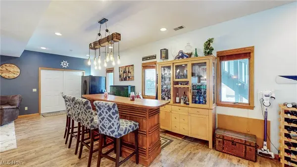 664 Pine DR, Lake Milton, OH 44429
