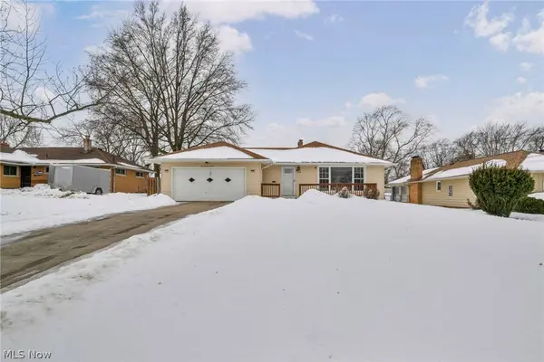 7590 Hoertz RD, Parma, OH 44134