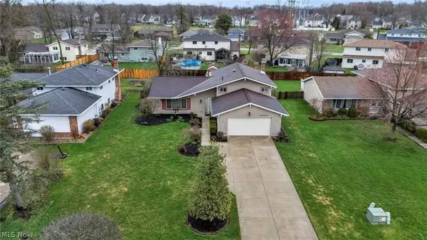 29400 Vita LN, North Olmsted, OH 44070