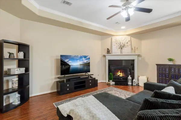 5343 Oak Cove DR, Houston, TX 77091