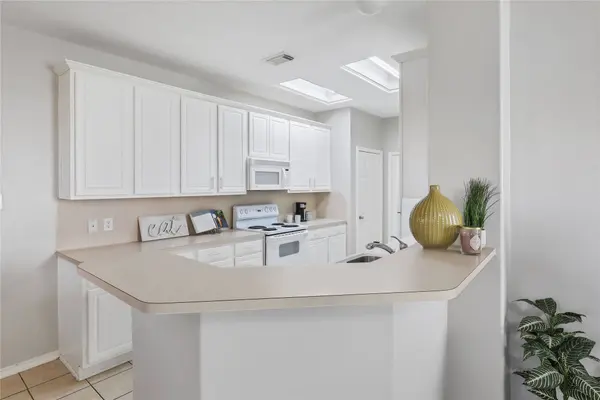 418 Folk Crest LN, Dickinson, TX 77539