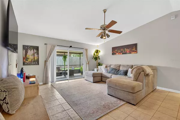 907 OLD FIELD DR, Brandon, FL 33511