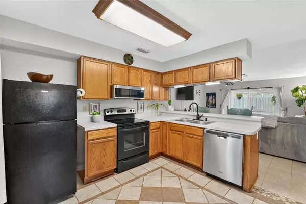 907 OLD FIELD DR, Brandon, FL 33511