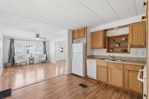 37828 NEWAL AVE, Zephyrhills, FL 33542