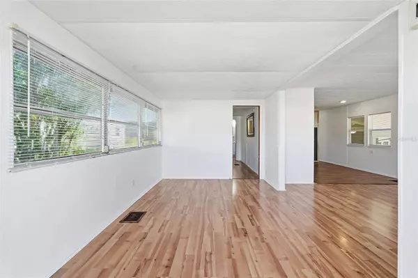 37828 NEWAL AVE, Zephyrhills, FL 33542