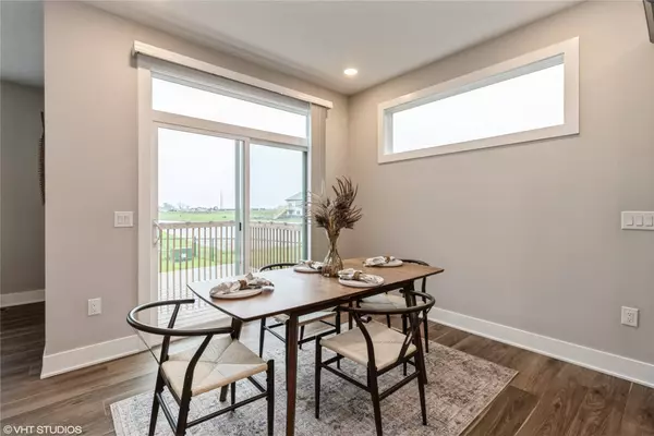 401 NE Country Meadow Drive, Ankeny, IA 50021