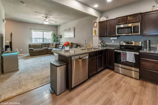 633 Canterbury Place, Norwalk, IA 50211