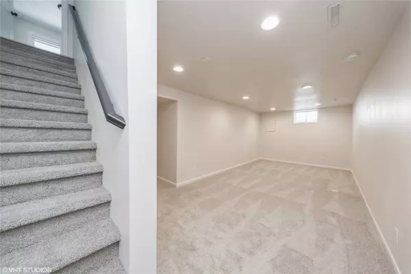 218 NE Mandy Lane, Ankeny, IA 50021