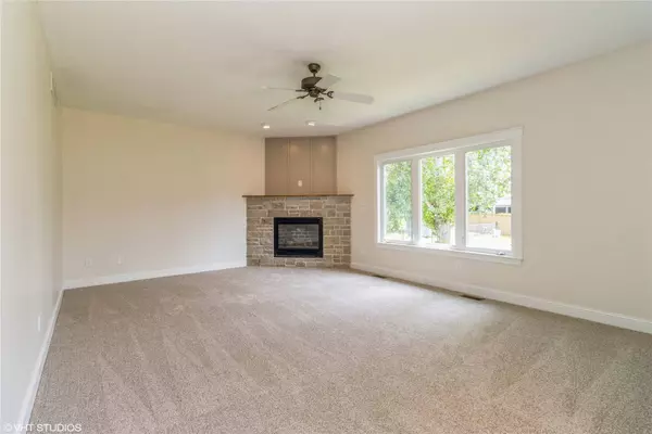 3505 SW Edgewood Lane, Ankeny, IA 50023