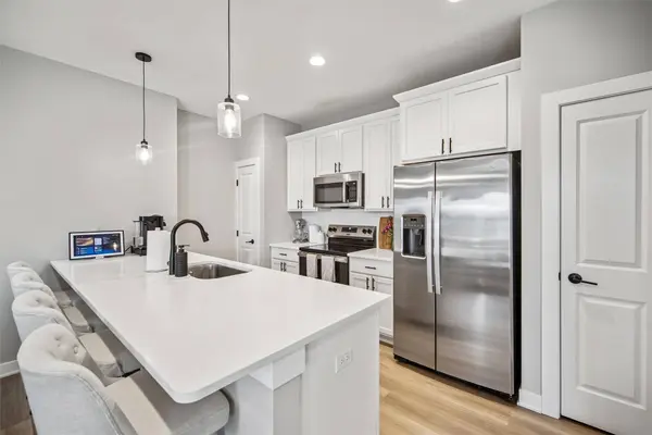 15304 Bellflower Lane, Urbandale, IA 50323