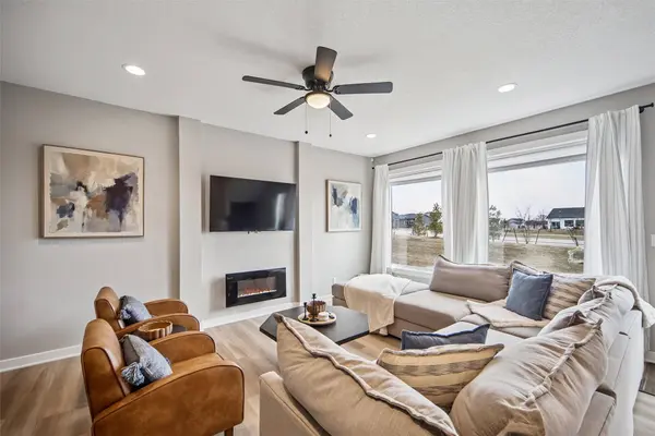 15304 Bellflower Lane, Urbandale, IA 50323