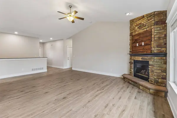 901 13th Street SE, Bondurant, IA 50035