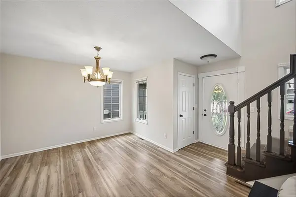 2205 Country Cove Lane, Altoona, IA 50009
