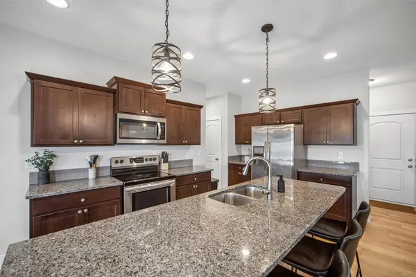100 Summit Circle NW, Bondurant, IA 50035