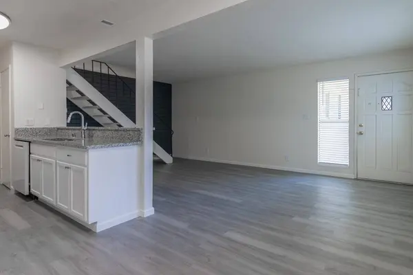 4529 Greenholme DR, Sacramento, CA 95842