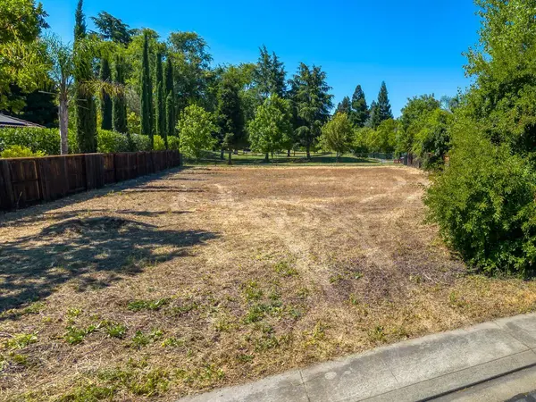 975 Fountain DR, West Sacramento, CA 95605