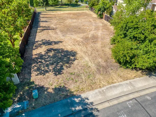975 Fountain DR, West Sacramento, CA 95605